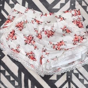 NWT white and floral shorts, large